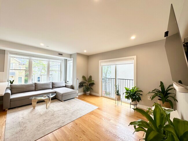86 Blossom St in Chelsea, MA - Foto de edificio - Building Photo