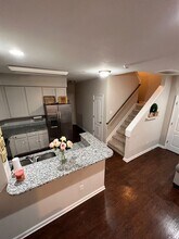 601 Freeman Dr in Hampton, VA - Foto de edificio - Building Photo