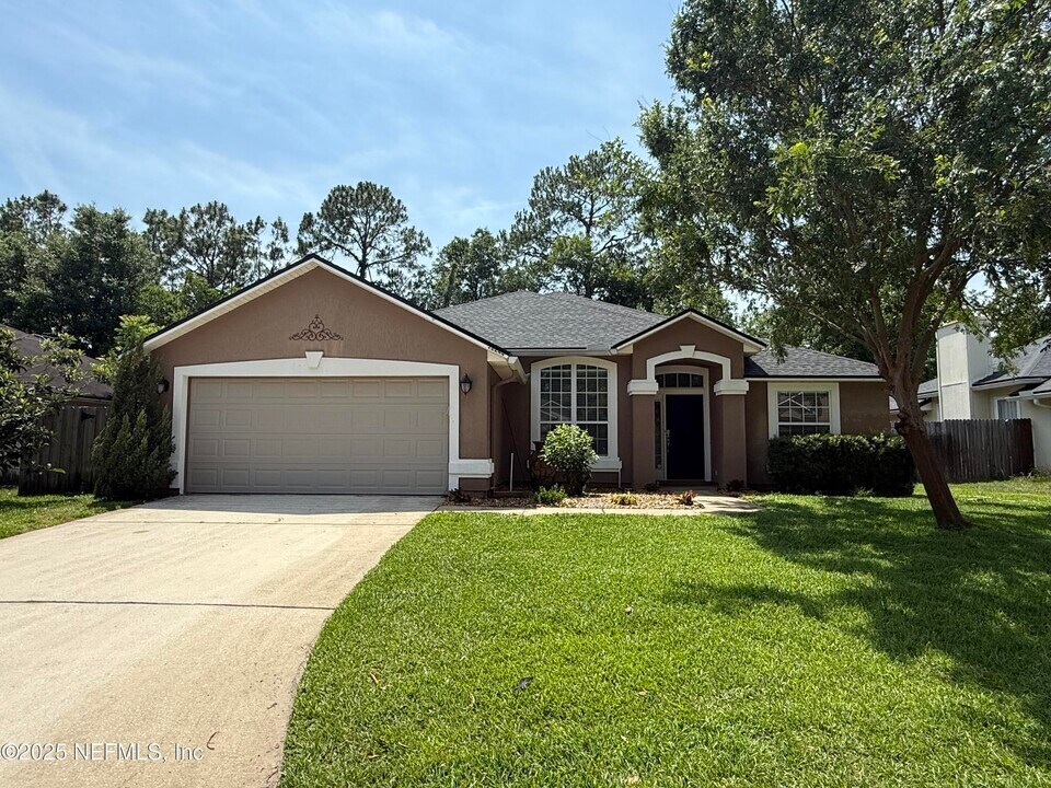 12244 Lake Fern Dr in Jacksonville, FL - Building Photo