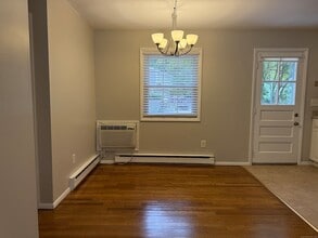510 Holland Hill Rd, Unit A in Fairfield, CT - Building Photo - Building Photo