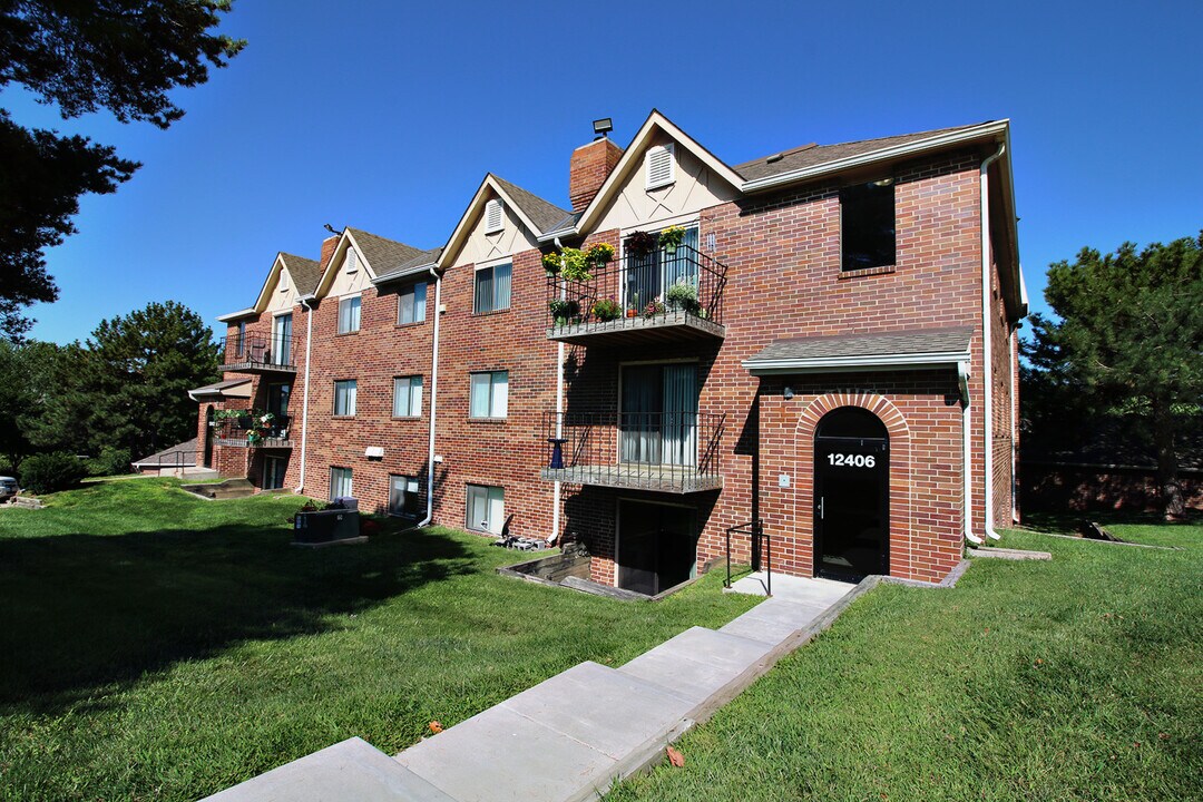 Edgewater Court Apartments in Omaha, NE - Foto de edificio