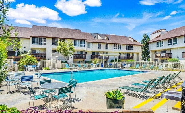 6171 Rancho Mission Rd in San Diego, CA - Building Photo - Building Photo