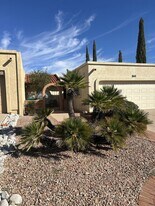 1520 Vía De Roma in Green Valley, AZ - Building Photo