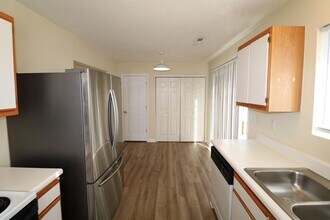 4185 Kennison Village Dr in Winston-Salem, NC - Building Photo - Building Photo