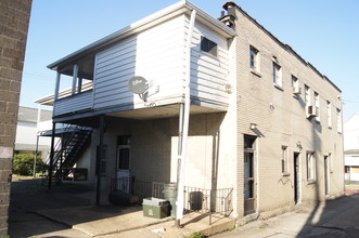 406 Linden St in Vandergrift, PA - Building Photo - Building Photo