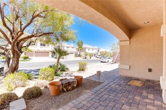 6585 Coronado Crest Ave in Las Vegas, NV - Building Photo - Building Photo