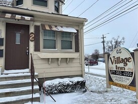 65 N Washington St, Unit 2 in Oxford, MI - Building Photo