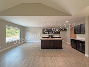 1097 E Lakota St in Nixa, MO - Building Photo - Building Photo