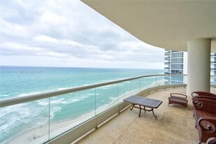 16047 Collins Ave in Sunny Isles Beach, FL - Building Photo