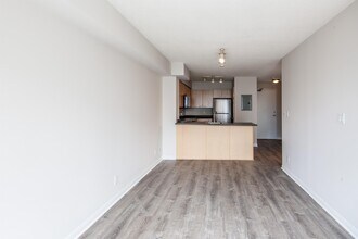 11-1411 St Joseph St in Toronto, ON - Building Photo - Building Photo