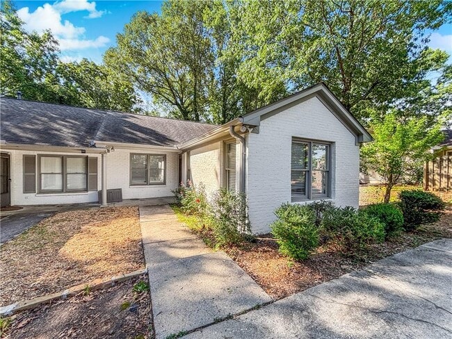 1840 Cooper Lake Dr SE in Smyrna, GA - Building Photo - Building Photo