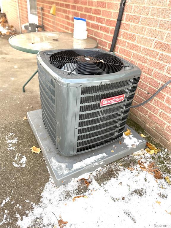 1177 Connie Ave in Madison Heights, MI - Building Photo - Building Photo