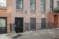 502 E 87th St in New York, NY - Foto de edificio - Building Photo