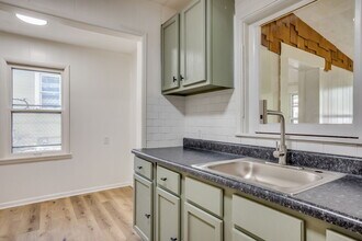 1334 N Estelle Ave in Wichita, KS - Building Photo - Building Photo
