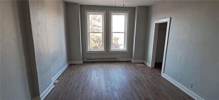 1506 Jules St, Unit 1506 1/2 in St. Joseph, MO - Building Photo - Building Photo