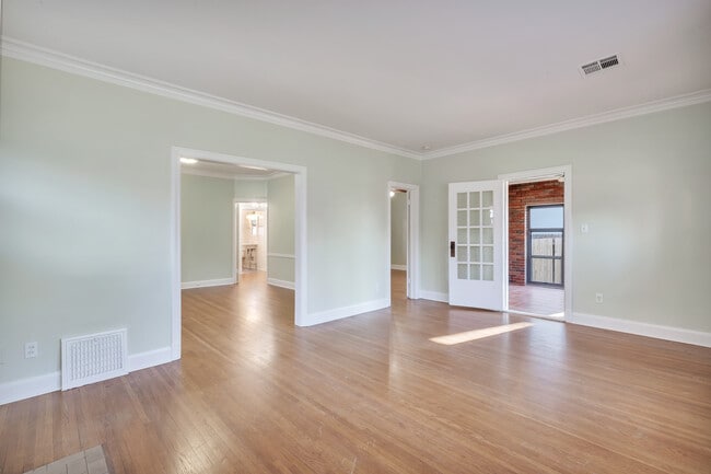 109 E 26th Pl, Unit Front House in Tulsa, OK - Building Photo - Building Photo