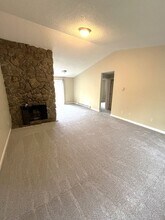 18950 NW Shadow Ln in Portland, OR - Building Photo - Building Photo