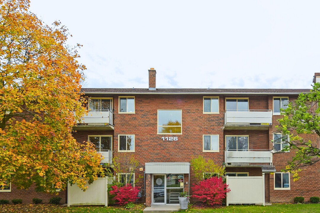 Royal York Road Apartments in London, ON - Building Photo