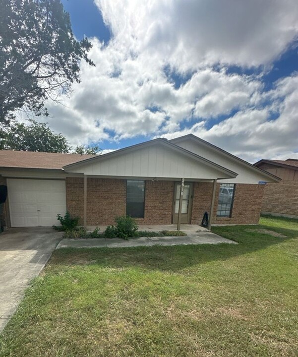 2610 N W S Young Dr in Killeen, TX - Building Photo