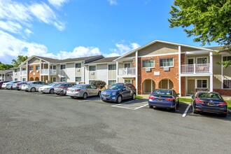 Capitol View Apartments in Rensselaer, NY - Foto de edificio - Building Photo