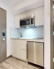 Broad Street, Unit 301 in Newark, NJ - Building Photo - Building Photo