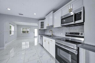 2714 Fillmore St in Hollywood, FL - Building Photo - Building Photo