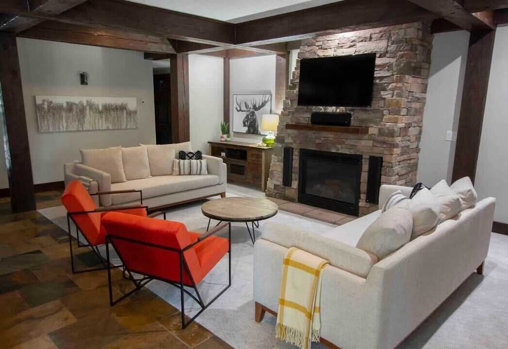837 S Mallory Lp in Huntsville, UT - Building Photo
