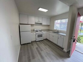 840-840 S Orange Ave in El Cajon, CA - Building Photo