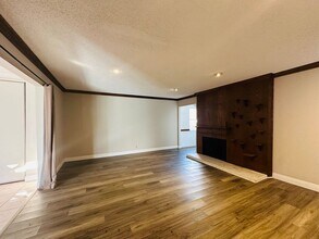 16181 Nassau Ln in Huntington Beach, CA - Building Photo - Building Photo