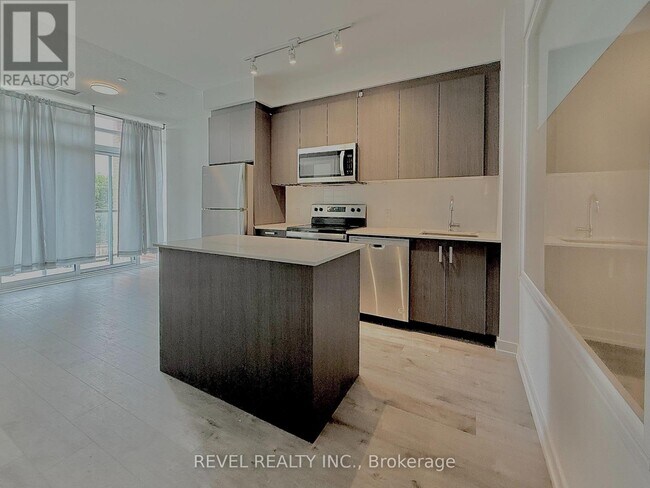 property at 1010-1010 Dundas St E