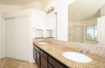 42516 Coronet Ct in Lancaster, CA - Building Photo - Building Photo