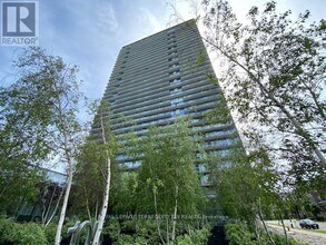 105-105 The Queensway in Toronto, ON - Building Photo - Building Photo