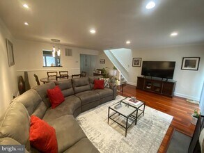 2104 Seneca Run in Ambler, PA - Building Photo - Building Photo