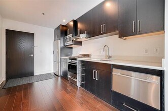 1100 Maxwell Ln in Hoboken, NJ - Building Photo - Building Photo