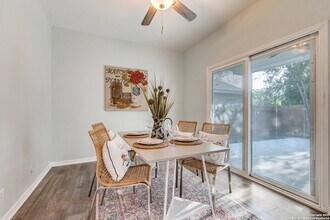 14111 Red Maple Wood in San Antonio, TX - Foto de edificio - Building Photo