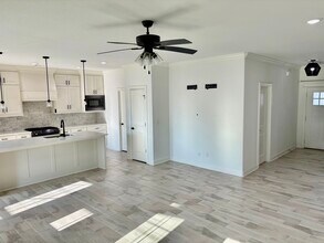 460 Leslie Ln in Centerton, AR - Building Photo - Building Photo