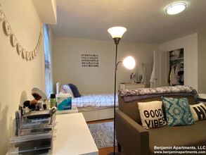 302 Berkeley St, Unit 4 in Boston, MA - Building Photo - Building Photo