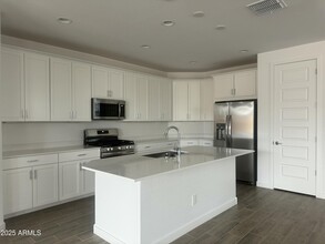 2890 E Frontiersman Ln in San Tan Valley, AZ - Building Photo - Building Photo