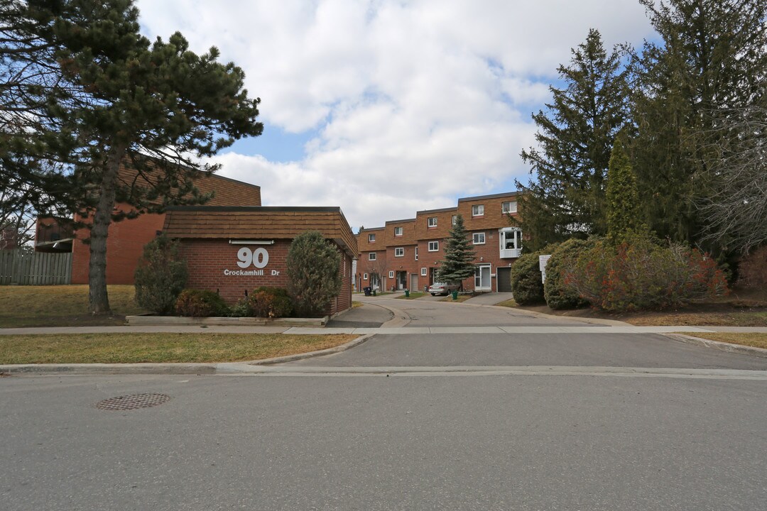 90 Crockamhill Dr in Toronto, ON - Building Photo