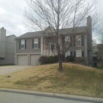 15148 W 157th Ter in Olathe, KS - Building Photo