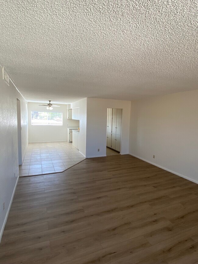 3737 E Turney Ave, Unit 225 in Phoenix, AZ - Building Photo - Building Photo