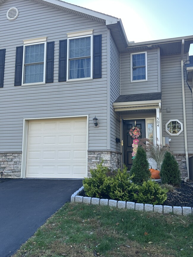 property at 504 W Perry St