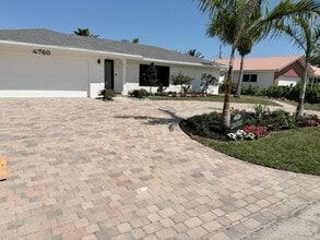 4760 NW 5th Ln in Boca Raton, FL - Building Photo - Building Photo
