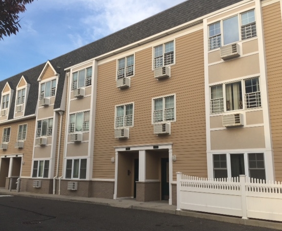 Shore View Apartments in Rockaway Beach, NY - Foto de edificio