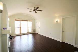 4225 Maycrest Ave in Los Angeles, CA - Building Photo
