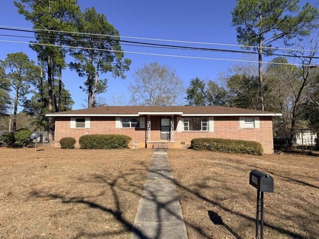 property at 1920 Charlton Dr