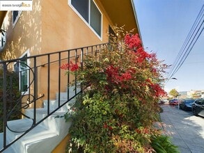3807 Opal St in Oakland, CA - Building Photo - Building Photo