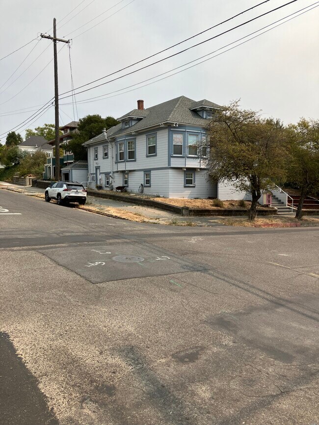 350 Upham St Rentals in Petaluma, CA