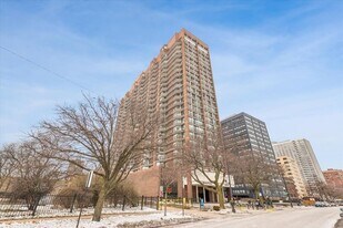4170 N Marine Dr, Unit 14H in Chicago, IL - Building Photo