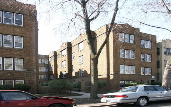 3211-3219 W Belle Plaine Ave in Chicago, IL - Building Photo - Building Photo